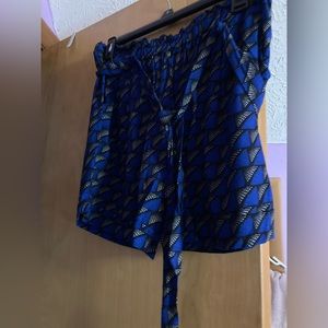 Soho lady shorts, Size Large, black blue and white design